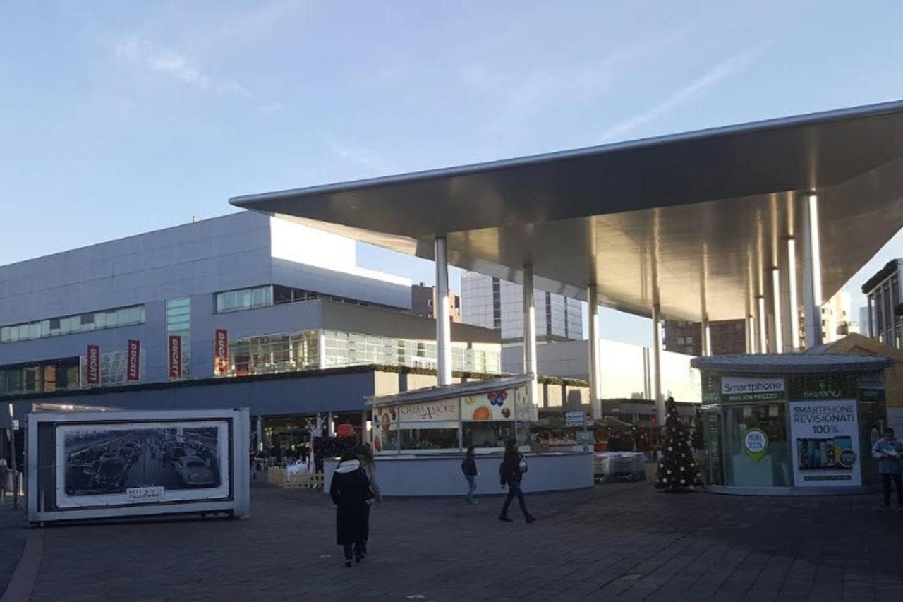Fiera Milanocity View With Terrace Next To Shopping Mall Lägenhet Exteriör bild